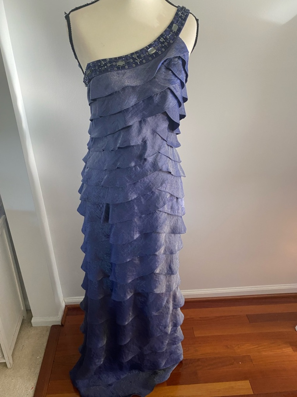 Adrianna Papell six 12 formal one shoulder dress